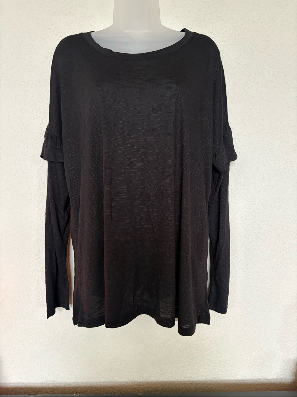 Bobeau Black Long Sleeve Relaxed Scoop Neck Top